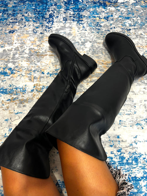 Stivale sopra al ginocchio nero