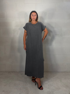 Maxi abito effetto consumato con borchie in 90% cotone
