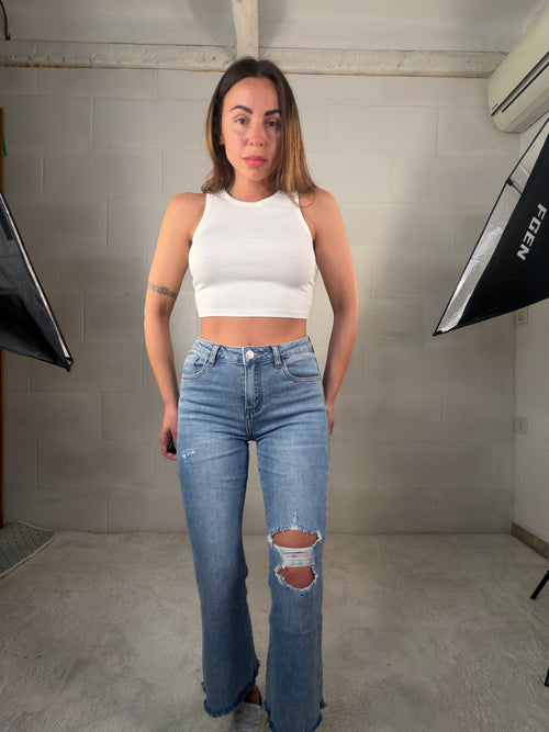 Jeans 7/8 a zampetta con strappi