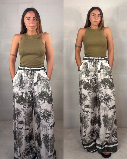 Pantalone satinato motivo giungla verde militare