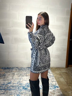 Cardigan Alanu grigio con cintura annodata