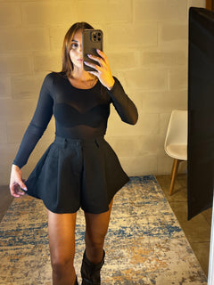 Short a campana con elastico in vita sul retro