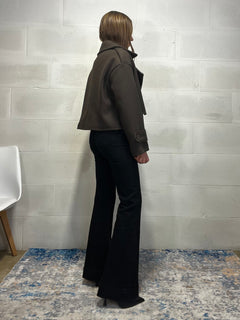 Cappotto corto “Eleganza senza tempo” marrone