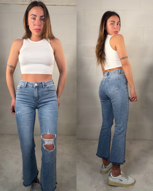 Jeans 7/8 a zampetta con strappi