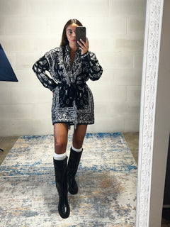 Cardigan Alanu nero con cintura annodata