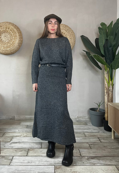 Coordinato pull + gonna ampia con cintura e passanti grigio
