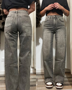 Denim grigio a palazzo effetto usurato sfrangiato sul fondo