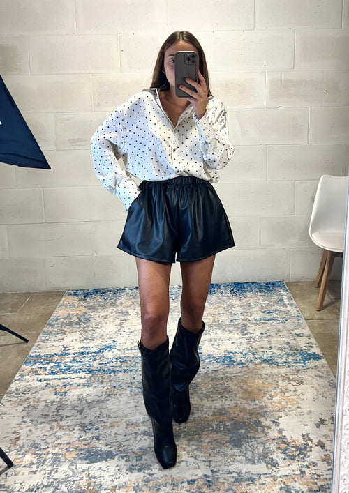 Camicetta satinata pois bianca