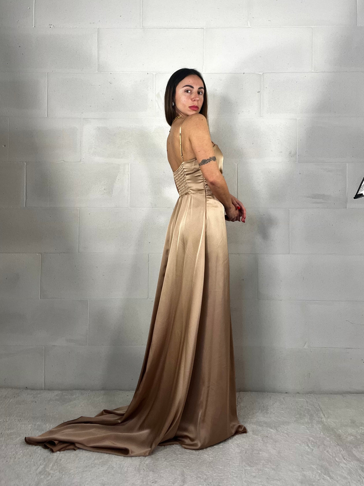Maxi abito da cerimonia Venere champagne con strascico
