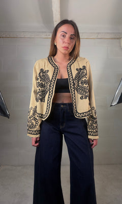 Giacca coreana ricamata beige in 100% cotone