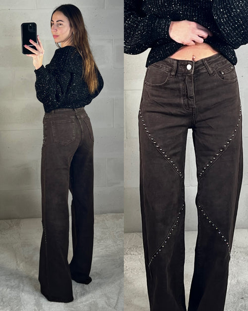 Denim a palazzo marrone con borchie