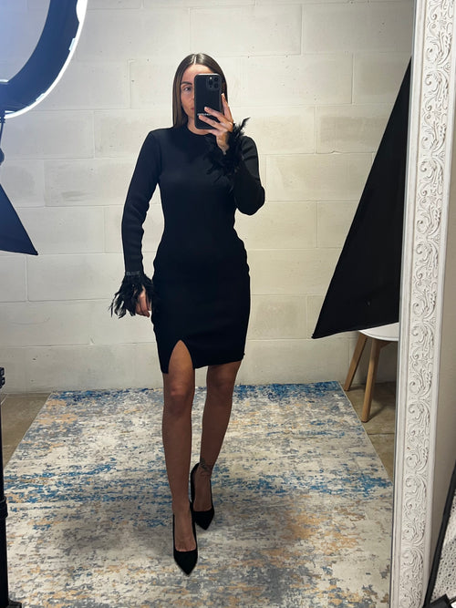 Abitino in filo manica con piume December