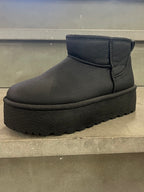 Stivaletto platform ultra mini effetto pelle martellata nero