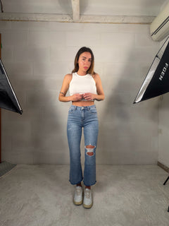 Jeans 7/8 a zampetta con strappi