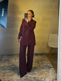 Tailleur gessato bordeaux giacca over + pantalone con elastico in vita sul retro