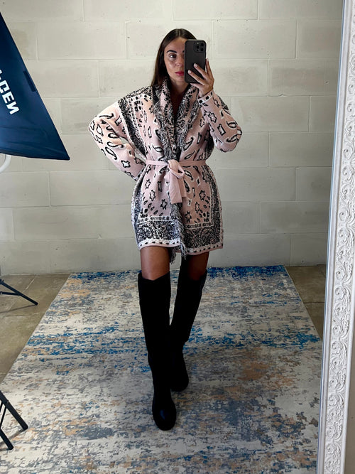 Cardigan Alanu rosa con cintura annodata