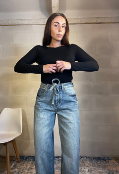 Baggy jeans con cintura annodabile