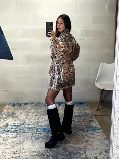 Cardigan Alanu beige con cintura annodata