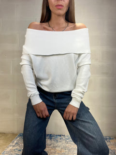 Pull risvolto e spalle cadenti bianco