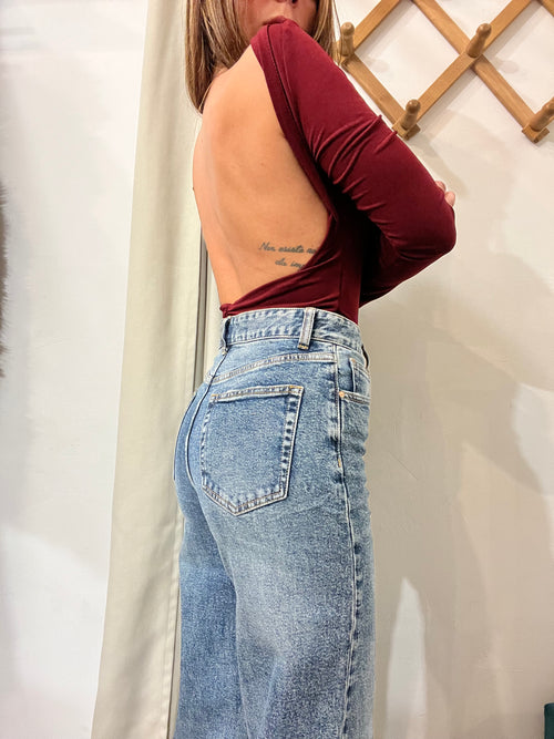Body elasticizzato bordeaux maxi scollo sul retro