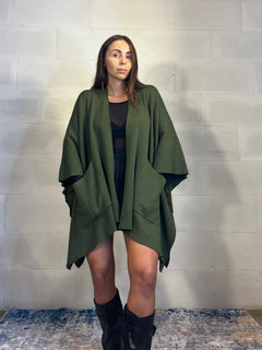 Poncho/cardigan simil lana 53% viscosa verde militare