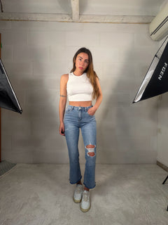 Jeans 7/8 a zampetta con strappi