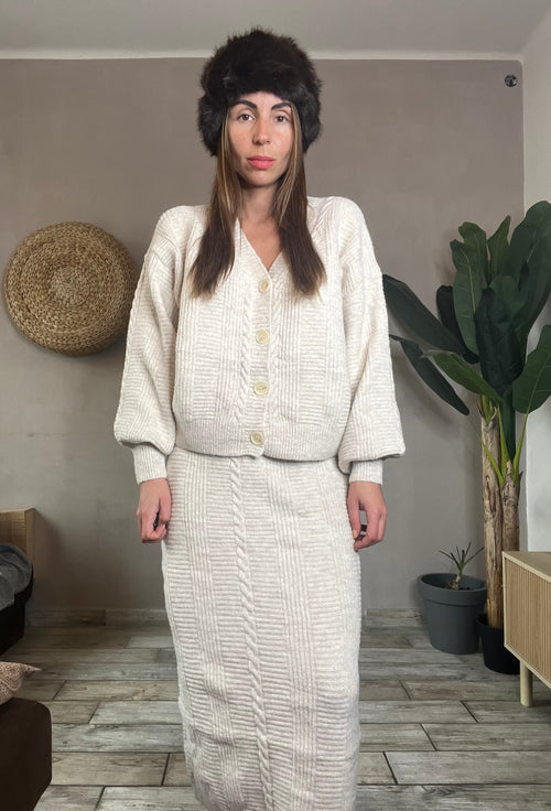 Coordinato cardigan + gonna tubino panna