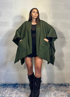 Poncho/cardigan simil lana 53% viscosa verde militare