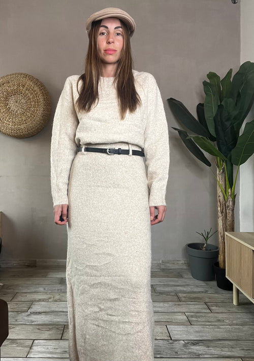 Coordinato pull + gonna ampia con cintura e passanti panna