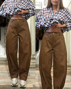 Pantalone baggy color tabacco con elastico in vita sul retro