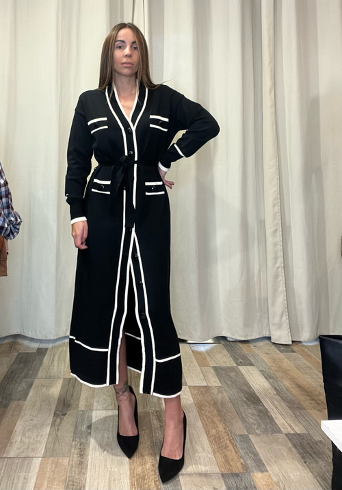 Maxi abito simil lana rasata con bottoni e cintura annodabile