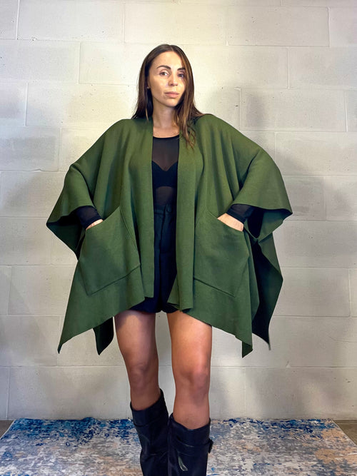 Poncho/cardigan simil lana 53% viscosa verde militare