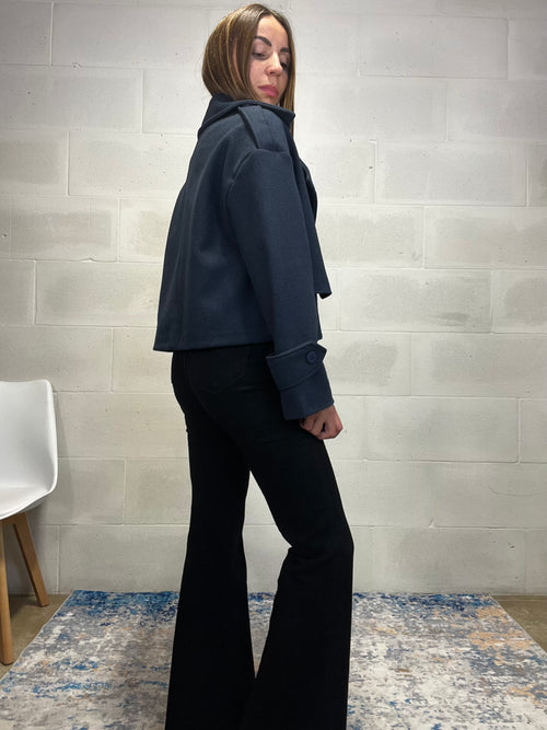 Cappotto corto “Eleganza senza tempo” blu