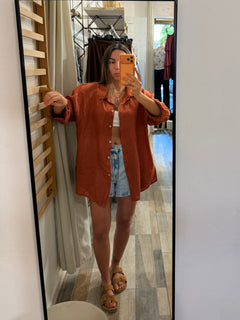 Camicia over in 100% lino terra bruciata
