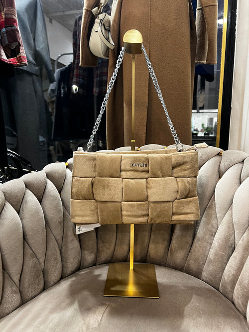 Borsa intrecciata eco suede sabbia
