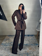 Tailleur luna marrone con bande paillettes