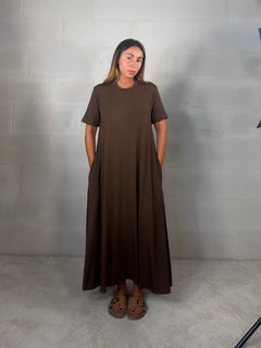 Maxi abito t-shirt in viscosa “per tutte le taglie” marrone