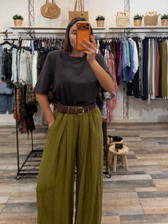 Pantalone in Tencel con pence e cintura pistacchio