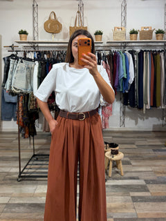 Pantalone in Tencel con pence e cintura terra bruciata
