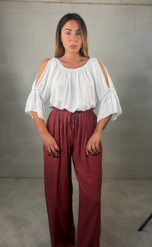 Blusa ampia in viscosa manica 3/4 tagliata bianca