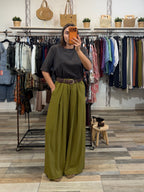 Pantalone in Tencel con pence e cintura pistacchio
