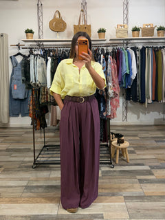 Pantalone in Tencel con pence e cintura prugna