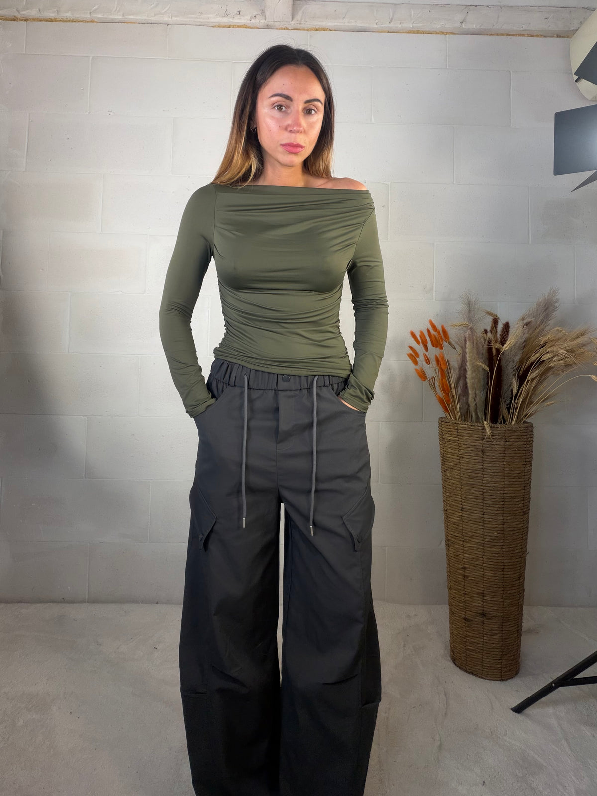 Maglia Lycra scollo a barchetta laterale verde militare