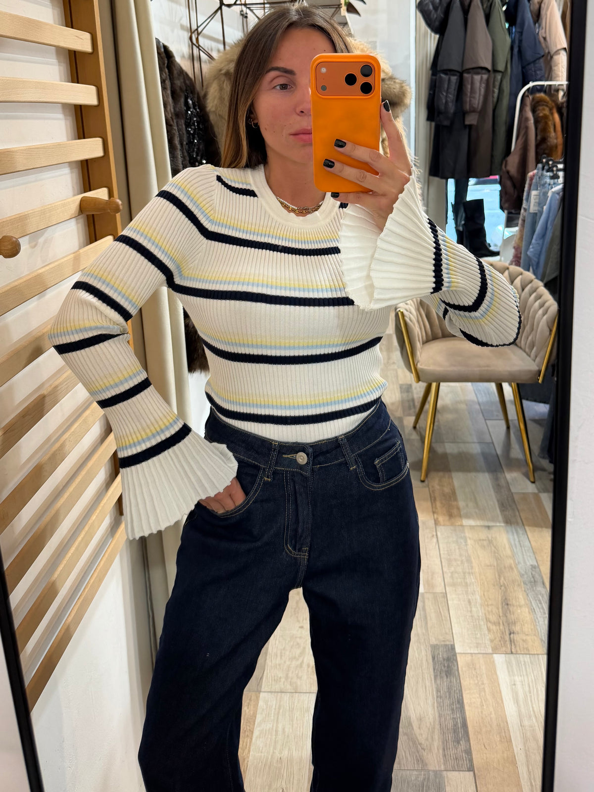 Pull in viscosa Lara manica scampanata bianco