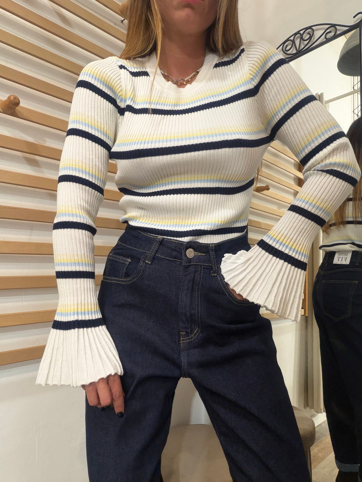 Pull in viscosa Lara manica scampanata bianco