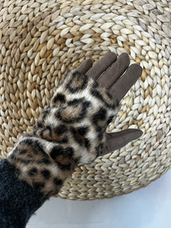 Guanti scamosciati con inserto in ecopelliccia animalier estraibile tortora