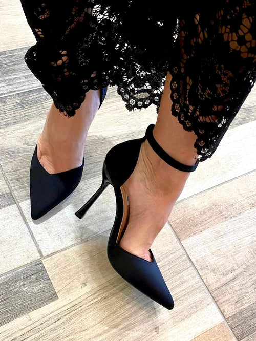 Décolleté in tessuto con bracciale e cinturino