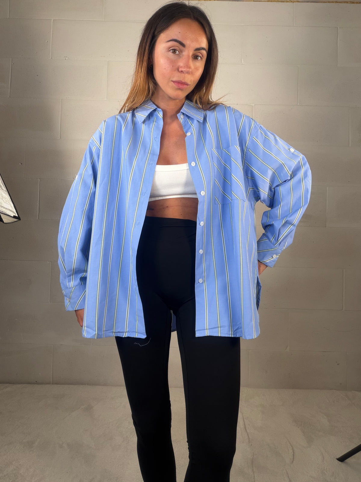 Camicia in 95% cotone over base azzurra riga verde