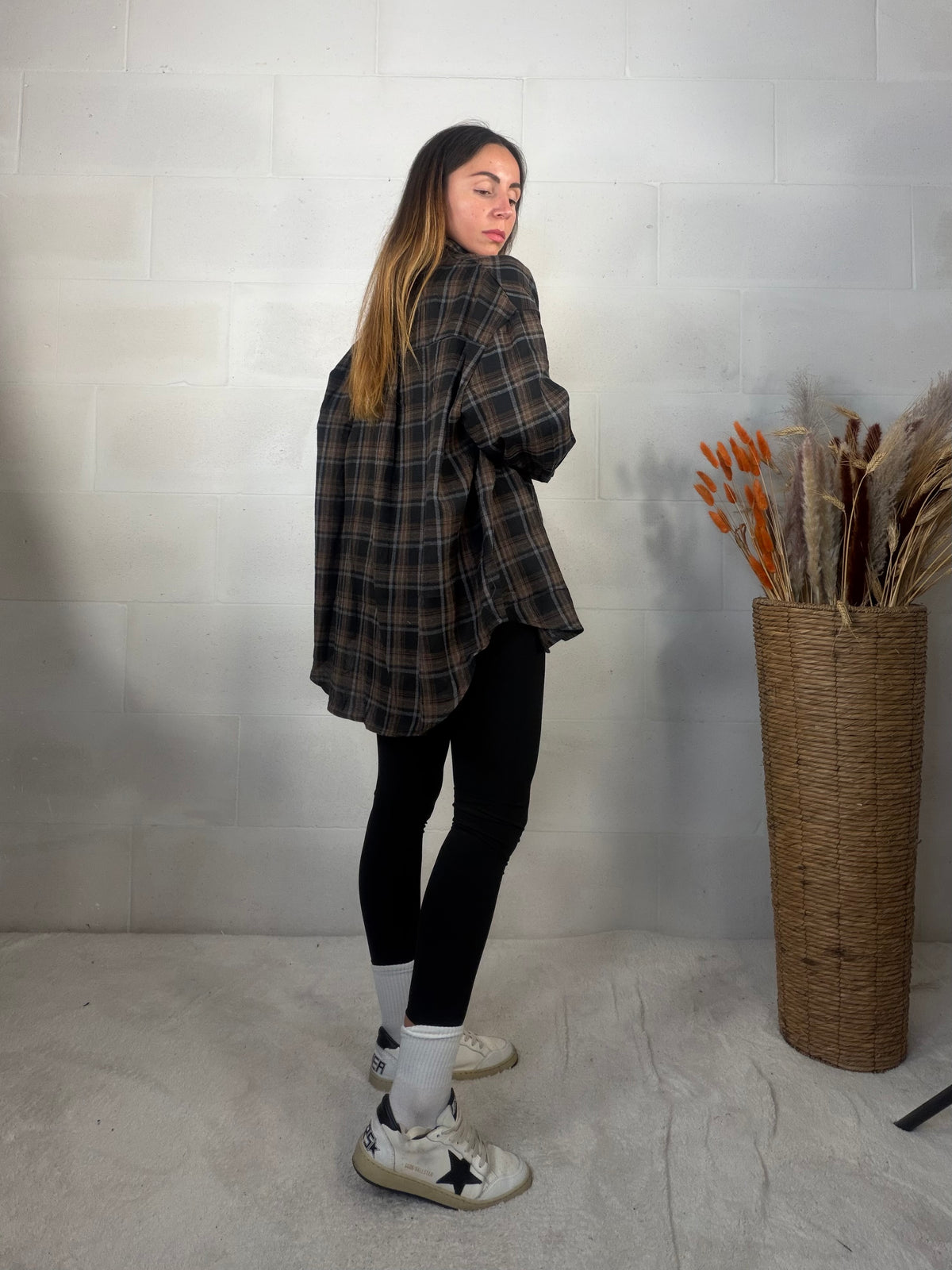 Camicia over in flanella tartan a base nera