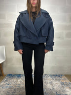 Cappotto corto “Eleganza senza tempo” blu